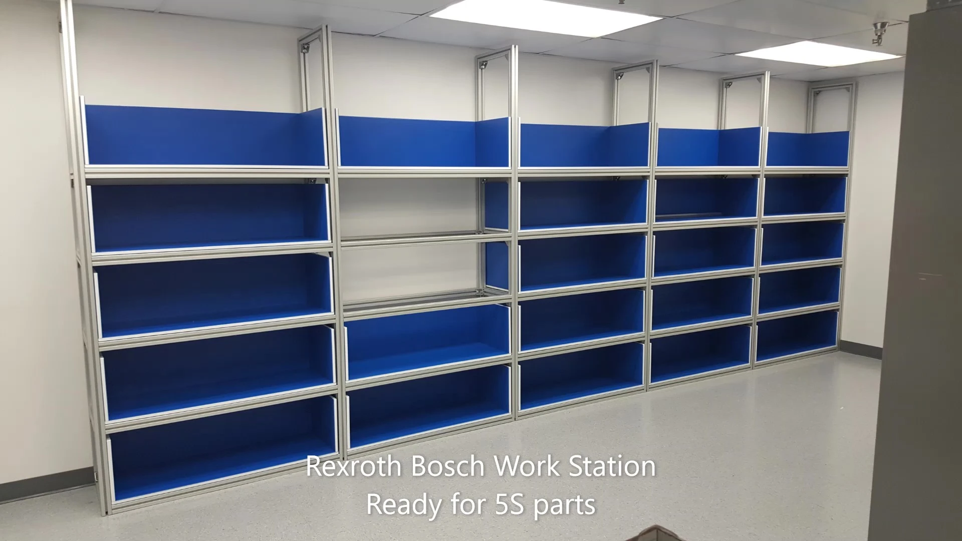 5S work station with text